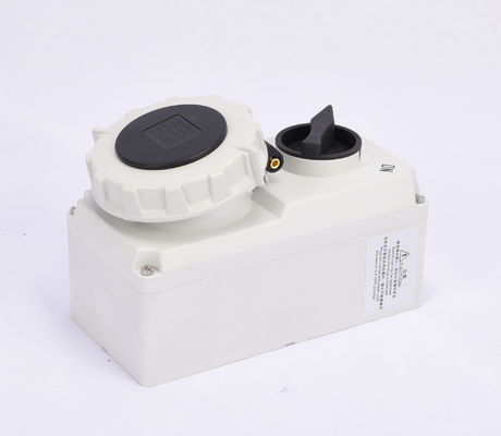 IP67 16A 3P IEC Przemysłowe gniazdo zasilania z blokadą mechaniczną